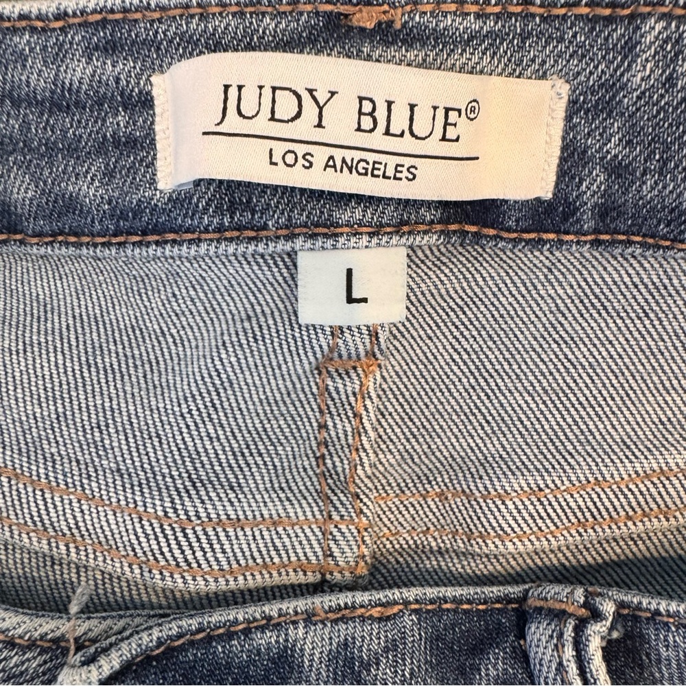 Judy Blue Elle High Rise Rhinestone Shorts Size Large - Picture 6 of 8